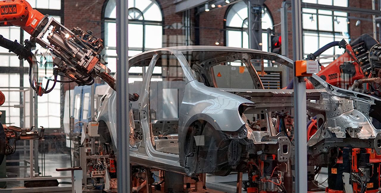 The Impacts of Technology on Manufacturing Workforce